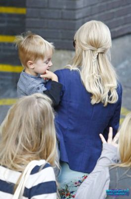 Click to view full size image
==============
SGFB_GMTV_Studios00018.jpg SGFB_GMTV_Studios00018.jpg