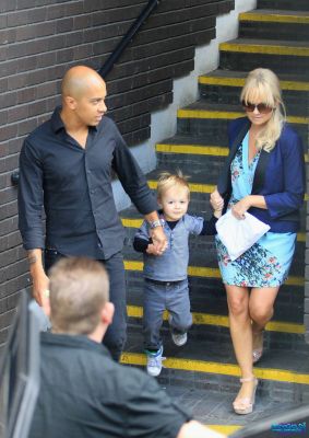 Click to view full size image
==============
SGFB_GMTV_Studios00019.jpg SGFB_GMTV_Studios00019.jpg