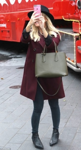 Click to view full size image
==============
SGFB_Square00003.jpg SGFB_Square00003.jpg