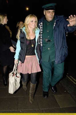 Click to view full size image
==============
gallery_enlarged-geri-halliwell-bra-08.jpg gallery_enlarged-geri-halliwell-bra-08.jpg