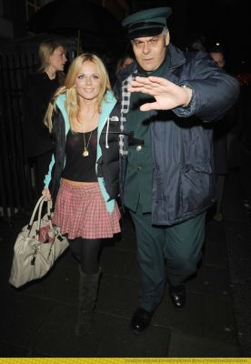 Click to view full size image
==============
gallery_enlarged-geri-halliwell-bra-10.jpg gallery_enlarged-geri-halliwell-bra-10.jpg