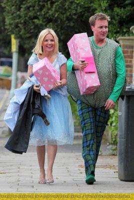 Click to view full size image
==============
SGFB_niverblue_(4).jpg SGFB_niverblue_(4).jpg