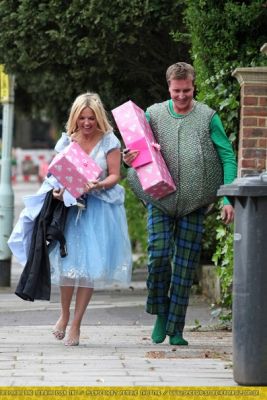 Click to view full size image
==============
SGFB_niverblue_(6).jpg SGFB_niverblue_(6).jpg