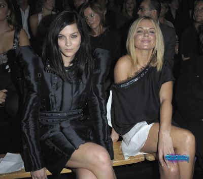 Click to view full size image
==============
SGFB_Viktor___Rolf0056.jpg SGFB_Viktor___Rolf0056.jpg