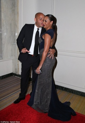 Click to view full size image
==============
SGFB_Smilef00001.jpg SGFB_Smilef00001.jpg