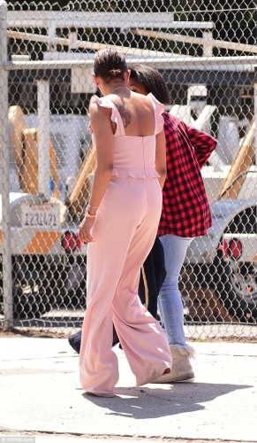 Click to view full size image
==============
SGFB_LA00006.jpg SGFB_LA00006.jpg