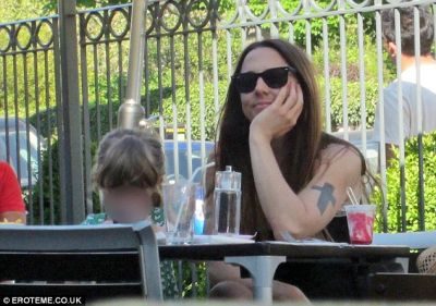 Click to view full size image
==============
article-2151177-13570313000005DC-149_634x446.jpg article-2151177-13570313000005DC-149_634x446.jpg