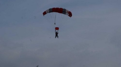 Click to view full size image
==============
H7rlZ7-BtIU.jpg H7rlZ7-BtIU.jpg