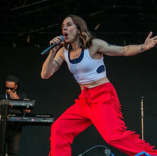 Click to view full size image
==============
SGFB_Victorious00002.jpg SGFB_Victorious00002.jpg