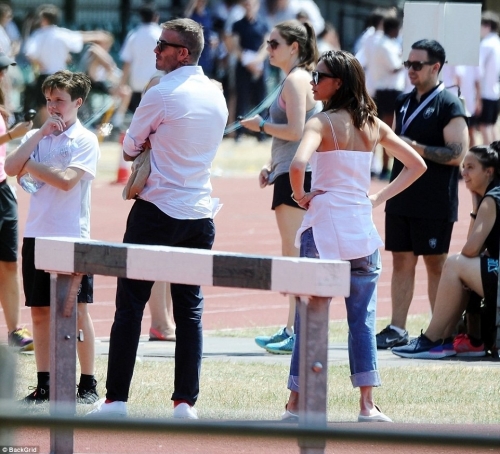 Click to view full size image
==============
SGFB_Londres00058.jpg SGFB_Londres00058.jpg