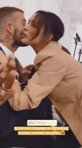 Click to view full size image
==============
SGFB_Desfile00008.jpg SGFB_Desfile00008.jpg