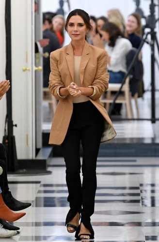 Click to view full size image
==============
SGFB_Desfile00009.jpg SGFB_Desfile00009.jpg