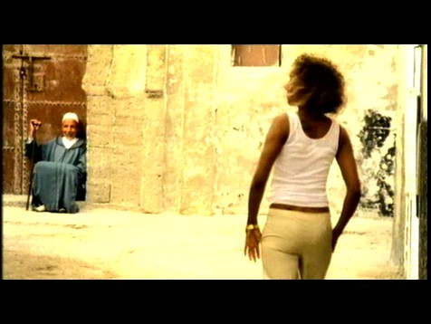 lullaby_clipe_(25).jpg lullaby_clipe_(25).jpg