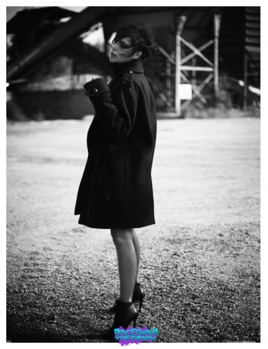 Click to view full size image
==============
SGFB_Vogue00004.jpg SGFB_Vogue00004.jpg