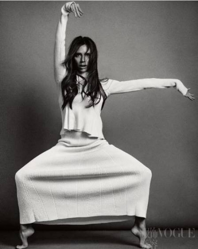 Click to view full size image
==============
SGFB_Vogue00005.jpg SGFB_Vogue00005.jpg