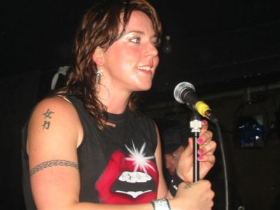 Click to view full size image
==============
barfly_glasgow_035.jpg barfly_glasgow_035.jpg