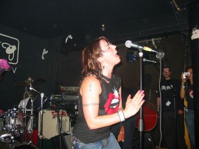 Click to view full size image
==============
barfly_glasgow_057.jpg barfly_glasgow_057.jpg