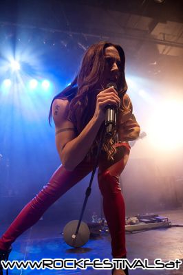 Click to view full size image
==============
12_Melanie_C.jpg 12_Melanie_C.jpg