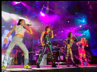 Wembley_03_Who_Do_You_Think_You_Are_(132).jpg Wembley_03_Who_Do_You_Think_You_Are_(132).jpg