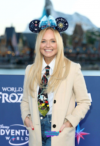 Click to view full size image
==============
SGFB_Disneyland00002.jpg SGFB_Disneyland00002.jpg