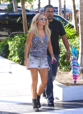 Click to view full size image
==============
SGFB_Miami0016.jpg SGFB_Miami0016.jpg