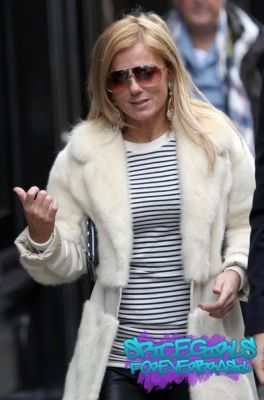 Click to view full size image
==============
SGFB_Paris00065.jpg SGFB_Paris00065.jpg