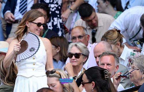 Click to view full size image
==============
SGFB_Wimbledon00001.jpg SGFB_Wimbledon00001.jpg