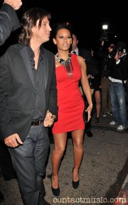 Click to view full size image
==============
mel_b_2716945.jpg mel_b_2716945.jpg