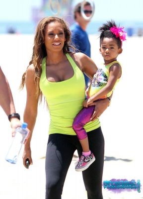 Click to view full size image
==============
SGFB_Santa_Monica0023.jpg SGFB_Santa_Monica0023.jpg