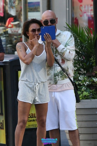 Click to view full size image
==============
SGFB_NY00006.jpg SGFB_NY00006.jpg