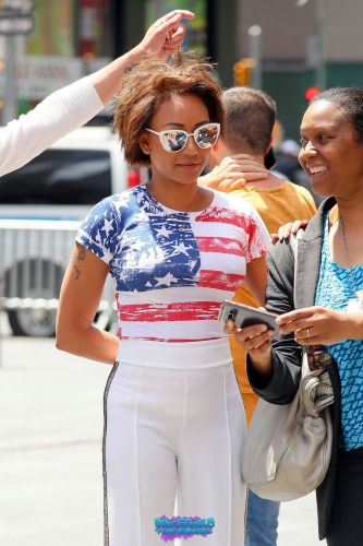 Click to view full size image
==============
SGFB_NY00003.jpg SGFB_NY00003.jpg