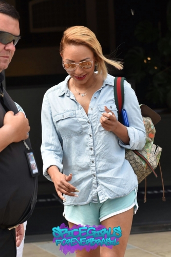 Click to view full size image
==============
SGFB_Londres00011.jpg SGFB_Londres00011.jpg