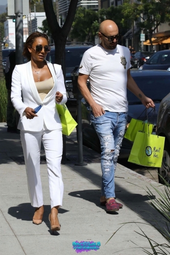 Click to view full size image
==============
SGFB_Beverly00001.jpg SGFB_Beverly00001.jpg