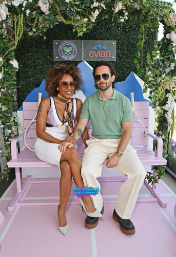Click to view full size image
==============
SGFB_Wimbledon00006.jpg SGFB_Wimbledon00006.jpg