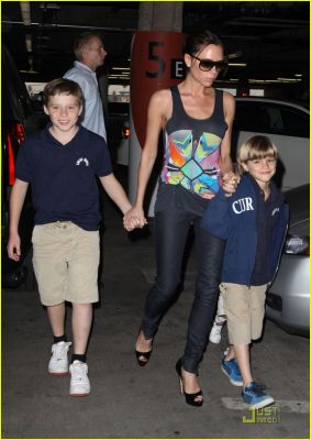 Click to view full size image
==============
victoria-beckham-family-feature-15.jpg victoria-beckham-family-feature-15.jpg