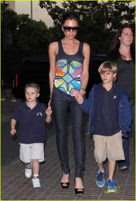 victoria-beckham-family-feature-17.jpg