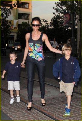 victoria-beckham-family-feature-18.jpg