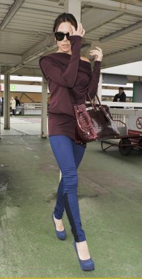 Victoria_Beckham_heathrow_airport_045_122_671lo_(14).jpg