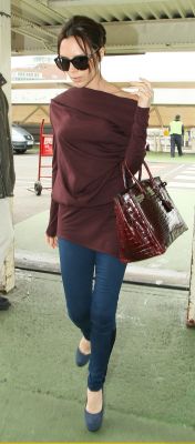Victoria_Beckham_heathrow_airport_045_122_671lo_(18).jpg