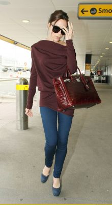 Victoria_Beckham_heathrow_airport_045_122_671lo_(26).jpg