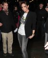 40696_Victoria_Beckham_Mercedes_020_122_49lo.jpg