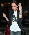 Victoria_Beckham_2010-02-12_-_At_MBFW_in_NY_5250_122_1059lo_(16).jpg