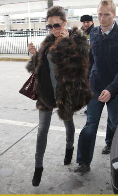 Click to view full size image
==============
Victoria_Beckham_JFK_LAX_airport581.jpg Victoria_Beckham_JFK_LAX_airport581.jpg