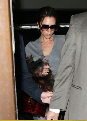 Victoria_Beckham_JFK_LAX_airport633.jpg