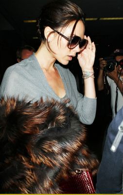 Victoria_Beckham_JFK_LAX_airport639.jpg