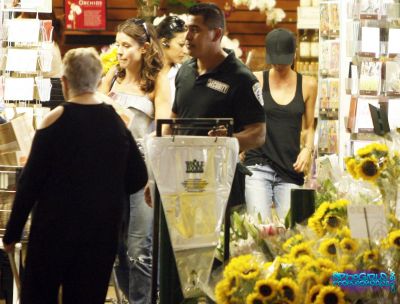 Click to view full size image
==============
SGFB_foodshopping00004.jpg SGFB_foodshopping00004.jpg