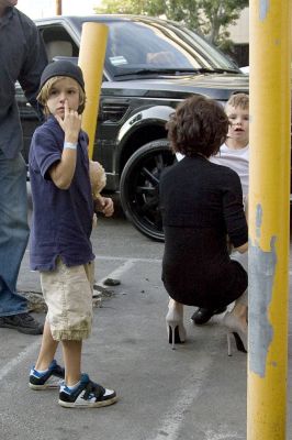 Click to view full size image
==============
92745_vb_CELEBUTOPIA_ISA_05_122_57lo.jpg 92745_vb_CELEBUTOPIA_ISA_05_122_57lo.jpg