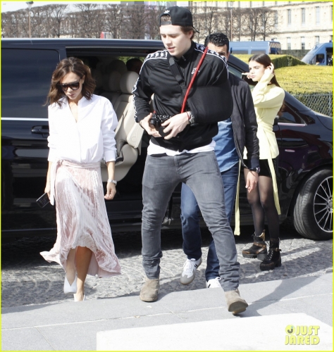 Click to view full size image
==============
SGFB_Paris00005.jpg SGFB_Paris00005.jpg