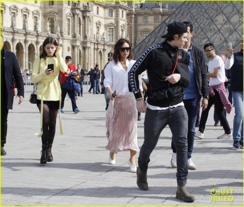 Click to view full size image
==============
SGFB_Paris00017.jpg SGFB_Paris00017.jpg