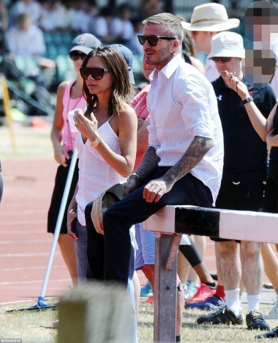 Click to view full size image
==============
SGFB_Londres00024.jpg SGFB_Londres00024.jpg